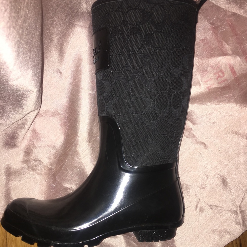 Authentic coach raining boot size 8